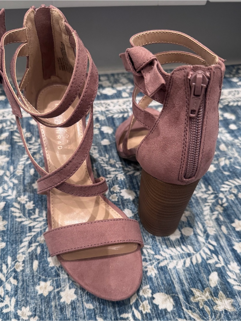 Lauren Conrad Suede Strappy Block Heel Sandals in Mauve